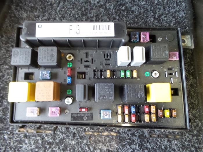 Used Opel Astra H (L48) 1.6 16V Twinport Fuse box ... opel astra fuse box 